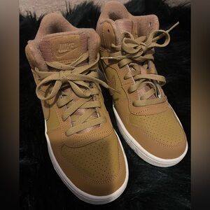 Nike Court Borough Mid GS sneaker